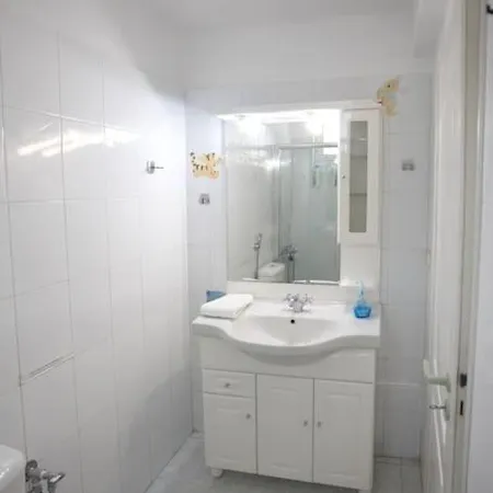 別荘 Aeolis House Tirós